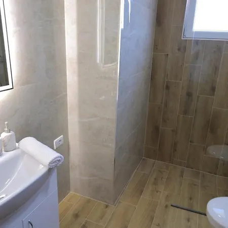 Apartment 3m *