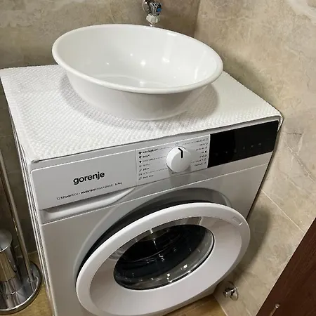 Apartment 3m *